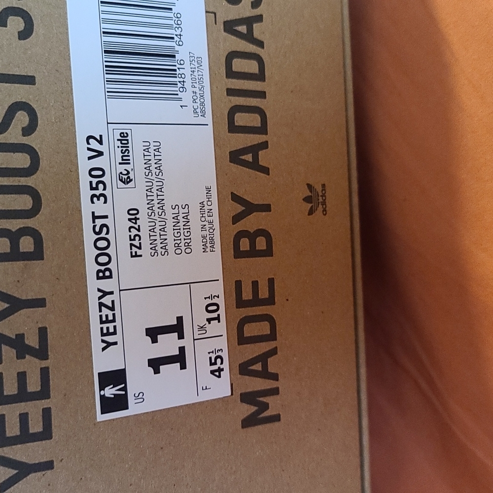 Yeezy boost 350 v2 box and original  Laces only
